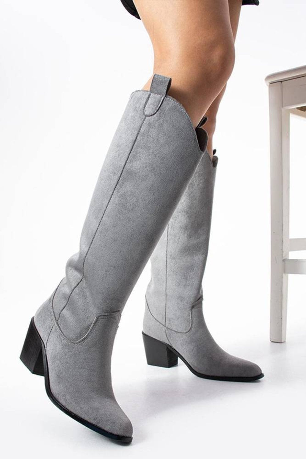 Santiag femme en daim gris portée