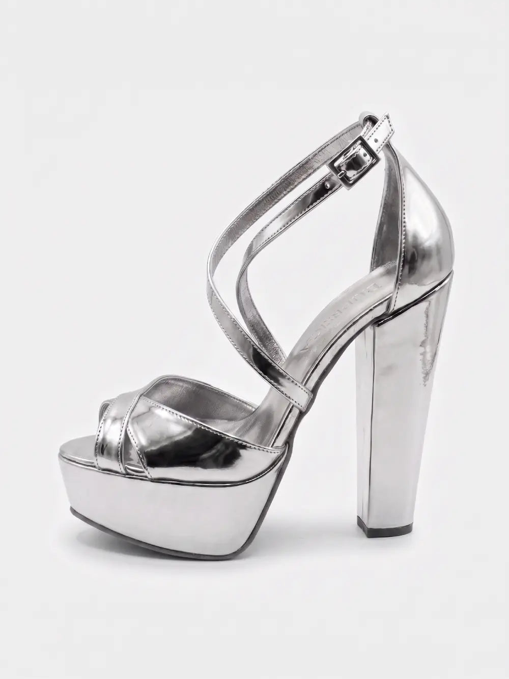 Hochhackige Sandalette mit Silberband MA-027